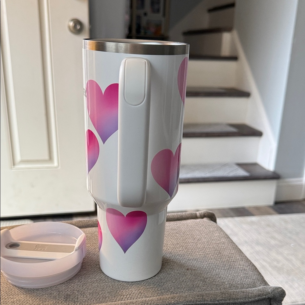 Stanley 40oz White Travel Mug with Pink-to-Purple Heart Gradient - Picture 2 of 6